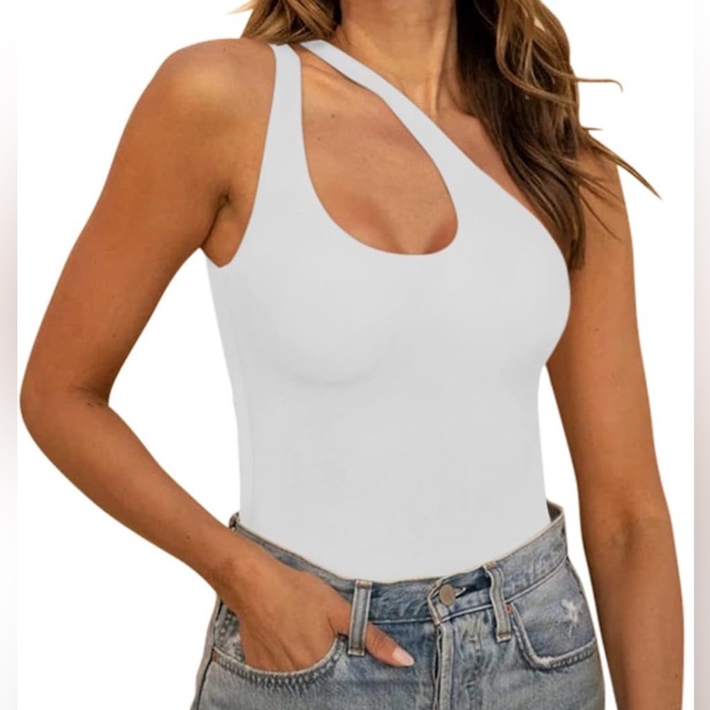 ReoRia White Asymmetrical Bodysuit
